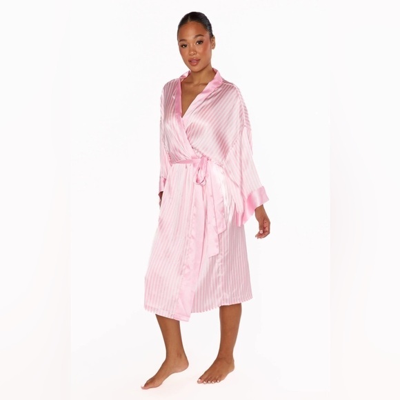 NWT Show Me Your Mumu x Curateur The Harlow Robe Pink White Stripe One Size $130 - Picture 1 of 8